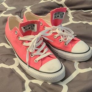 Hot pink Converse